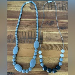 Teething necklaces lot